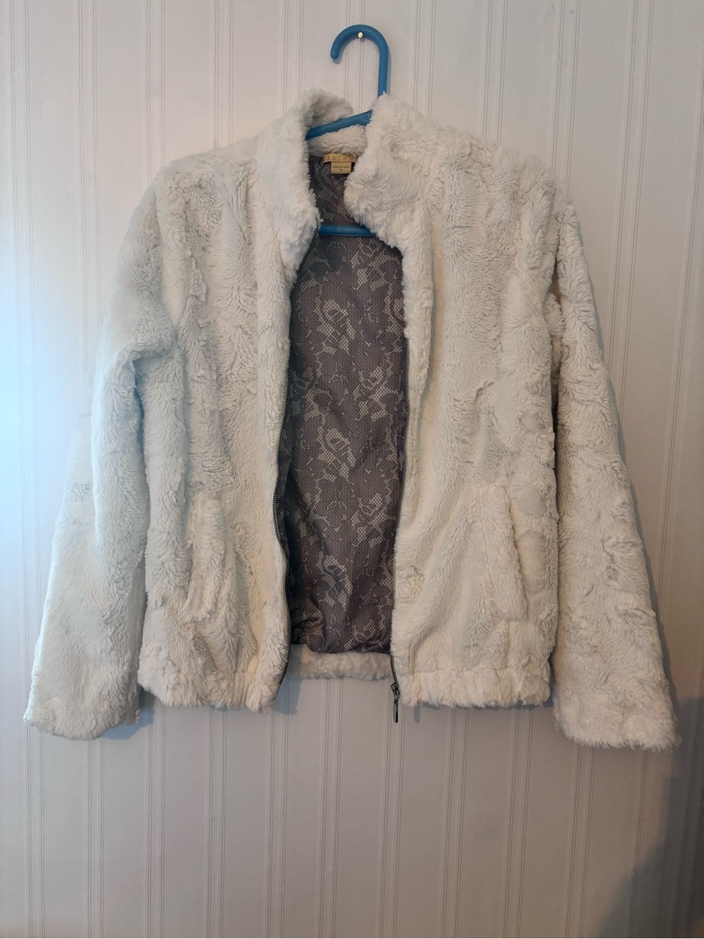 Women's Cream Faux Fur Zip-Front Jacket
